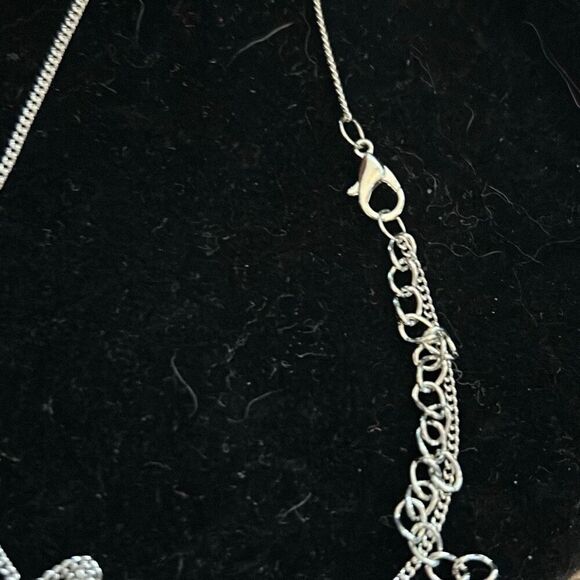 Paparazzi Silver-tone Necklace & Earrings Set ~ The Key to Moms Heart - Picture 4 of 4